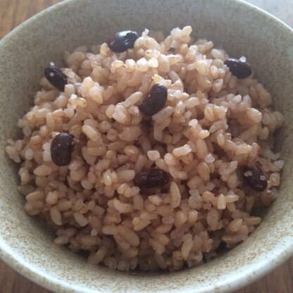 酵素玄米気になってたので作ってみました。玄米って美味しいんですね！お赤飯のように食べられるし噛む回数も増えるので体に良さそう。後は痩せてくれれば（笑）
